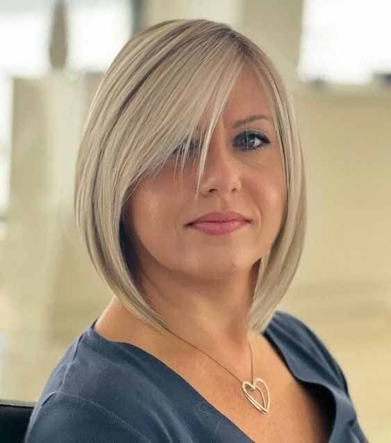 Visage rond cheveux mi-longs