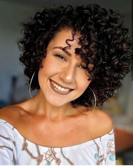 Cheveux frisés naturels