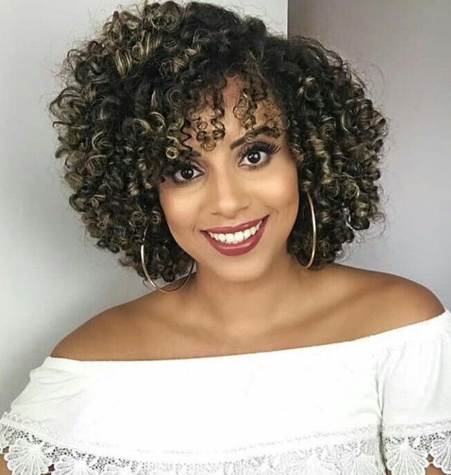 Cheveux frisés naturels