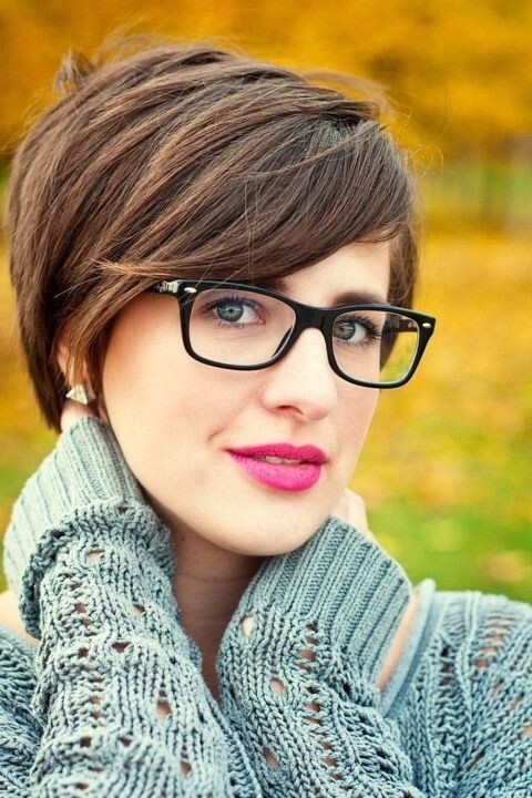 Coiffure visage rond