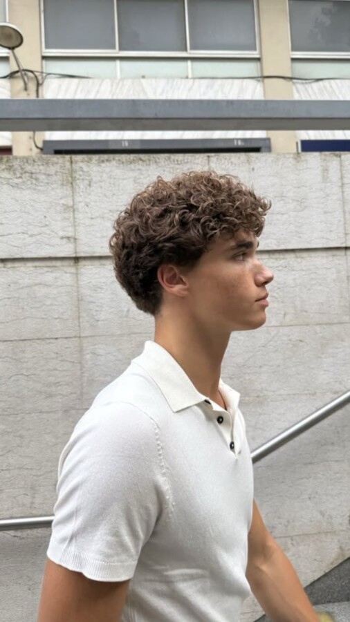 Coiffure taper bouclés homme