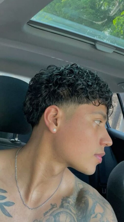 Dégradé cheveux bouclés homme