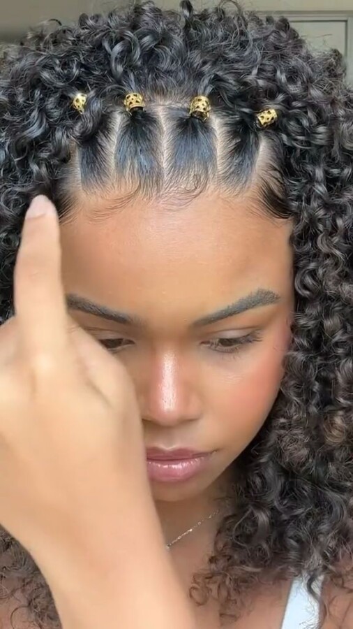 Coupe courte bouclée tendance