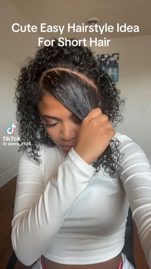 Coiffure courte bouclée moderne