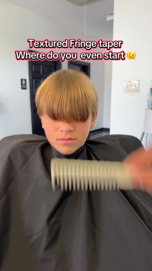 Style cheveux garçon bouclés